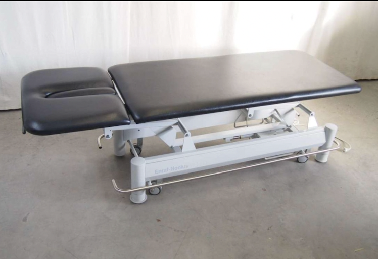 Enraf Nonius Elektrische Liege / Therapieliege - Bild 6