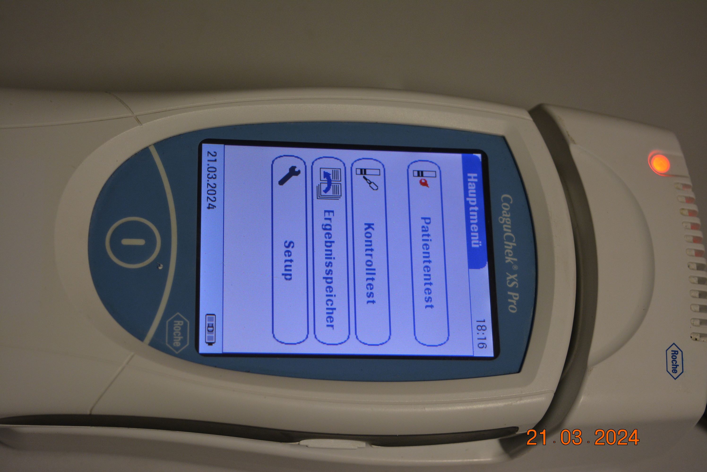 ROCHE COAGU CHEK XS Pro  mit Base Unit DK-1  - Bild 4