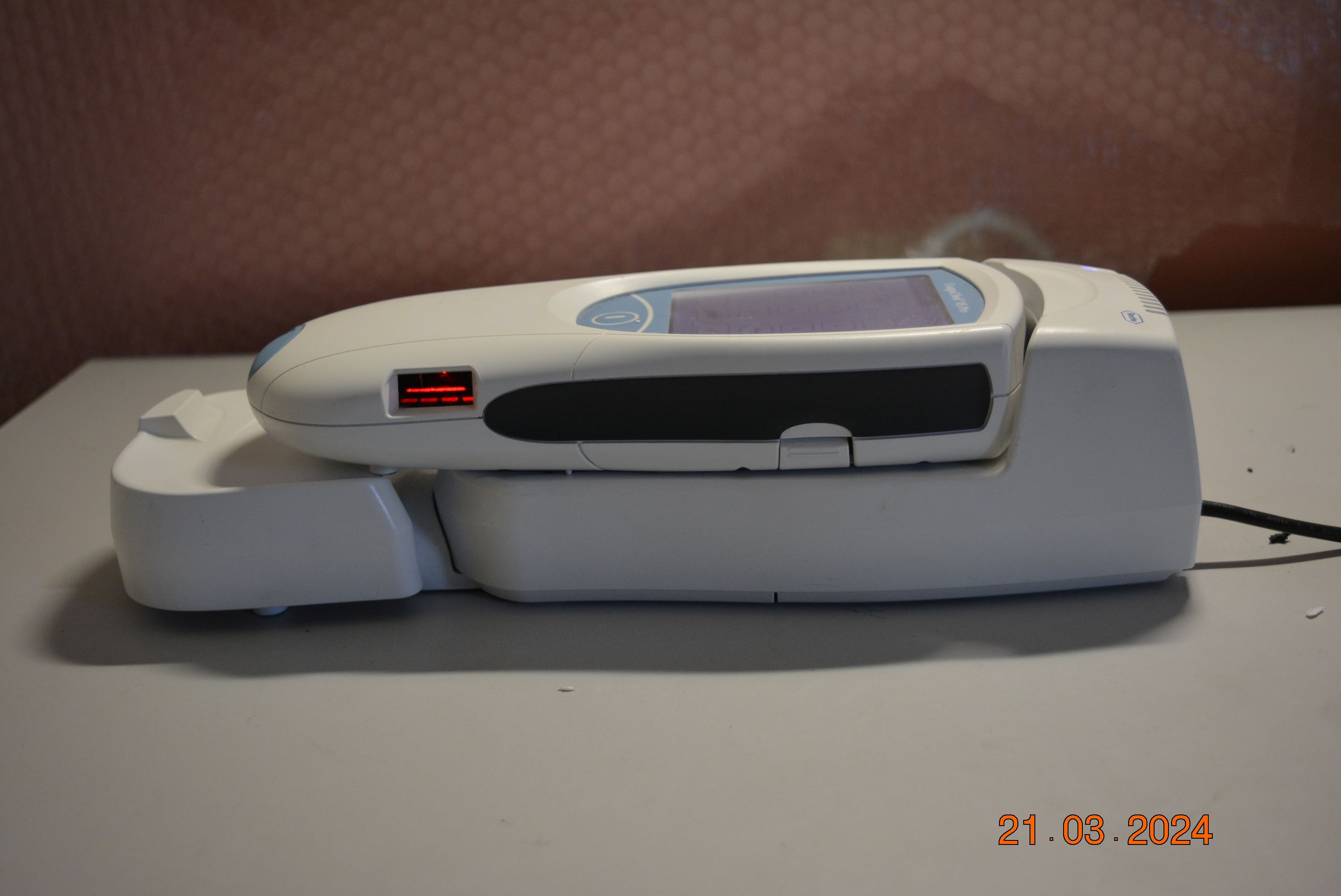 ROCHE COAGU CHEK XS Pro  mit Base Unit DK-1  - Bild 5